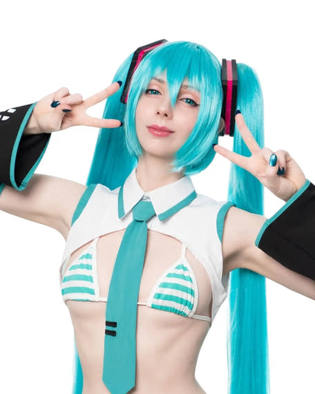 files/hatsune-miku-bikini-cosplay-summer_2.webp