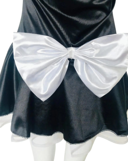 Black and white maid outfit with lace trim and apron, classic French maid costume for cosplay and themed events back ribbon 